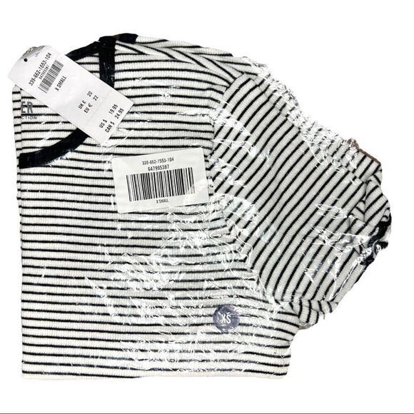 Hollister Must Have Baby Tee in Black and White - Picture 2 of 4